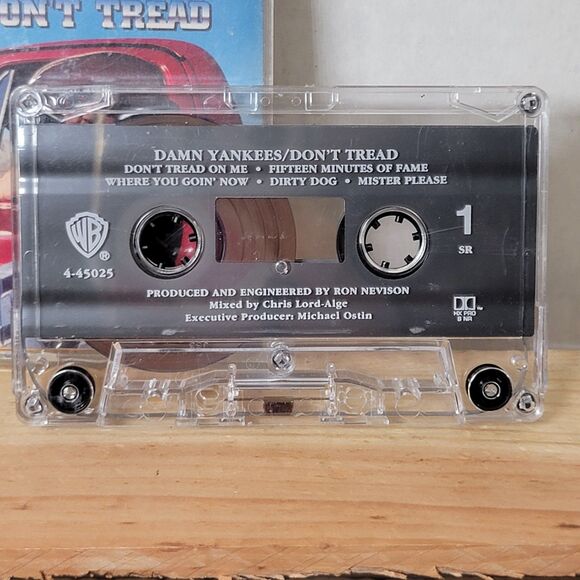 VINTAGE CASSETTE Damn Yankees: Don't Tread - 1992 - Picture 2 of 5